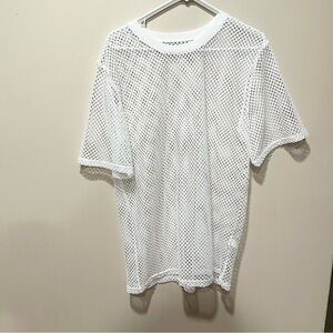 Men’s white fishnet tee